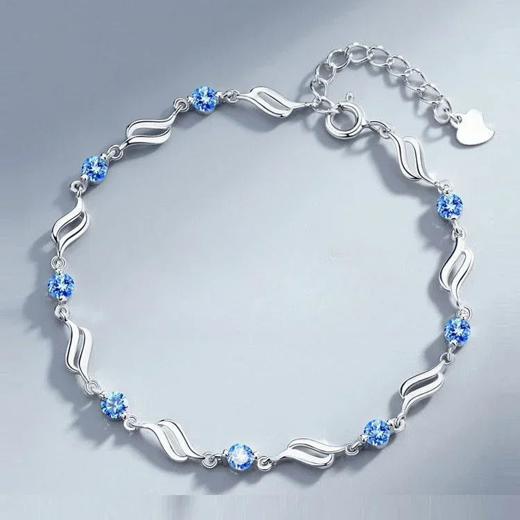 Lesymboleducoeurrendcebraceletargentfemmeparticulierementappreciepourrepresenterl_amouretlafeminite