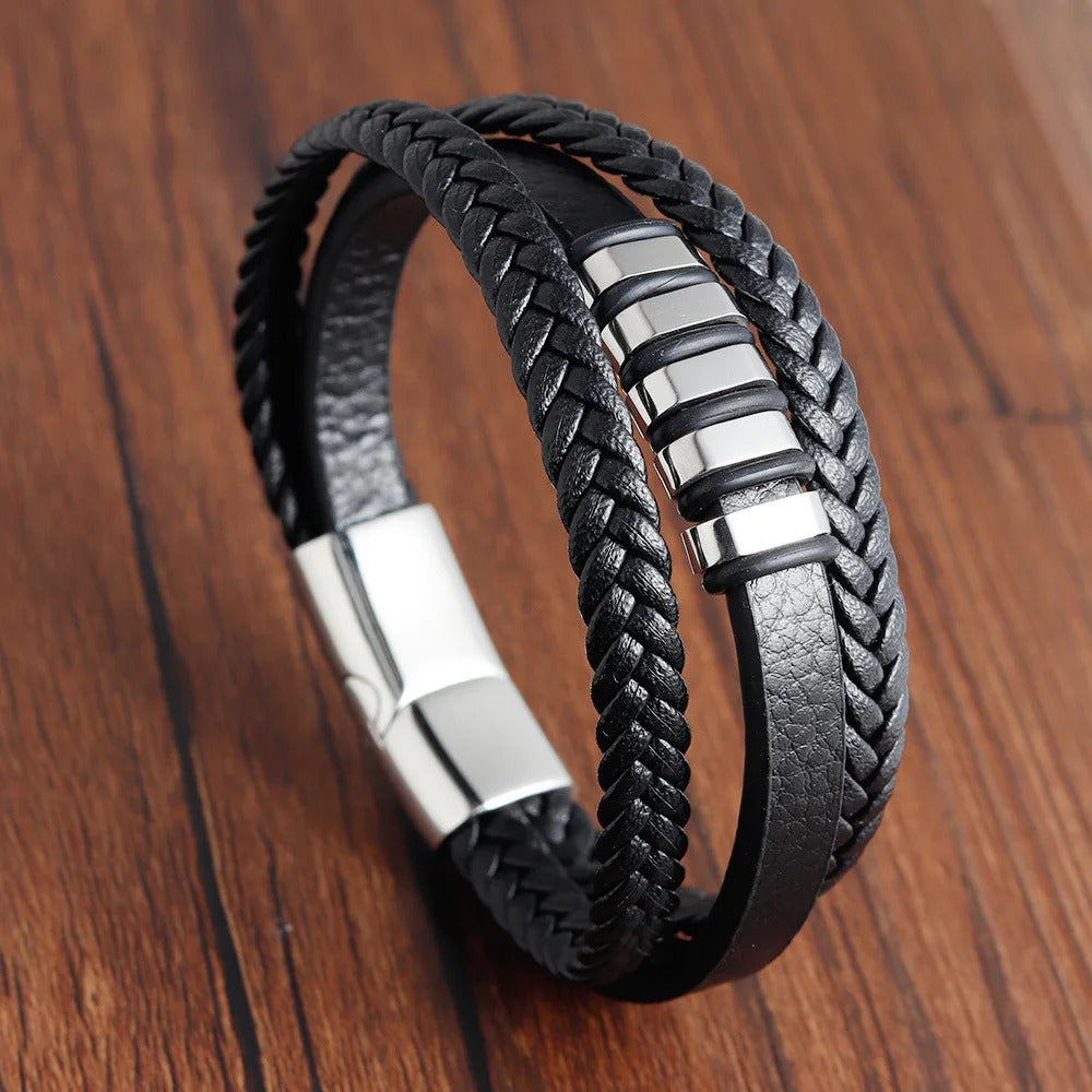 Un bracelet masculin en cuir véritable, pensé pour ceux qui veulent un style moderne sans en faire trop