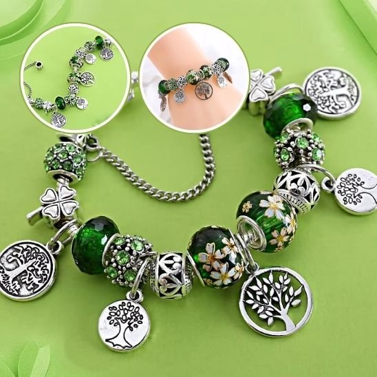 Ce bracelet a charme est un cadeau parfait melant elegance signification et details artisanaux