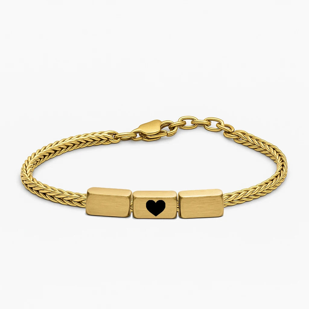 Accessoire masculin elegant disponible en plusieurs styles pour refleter votre personnalite