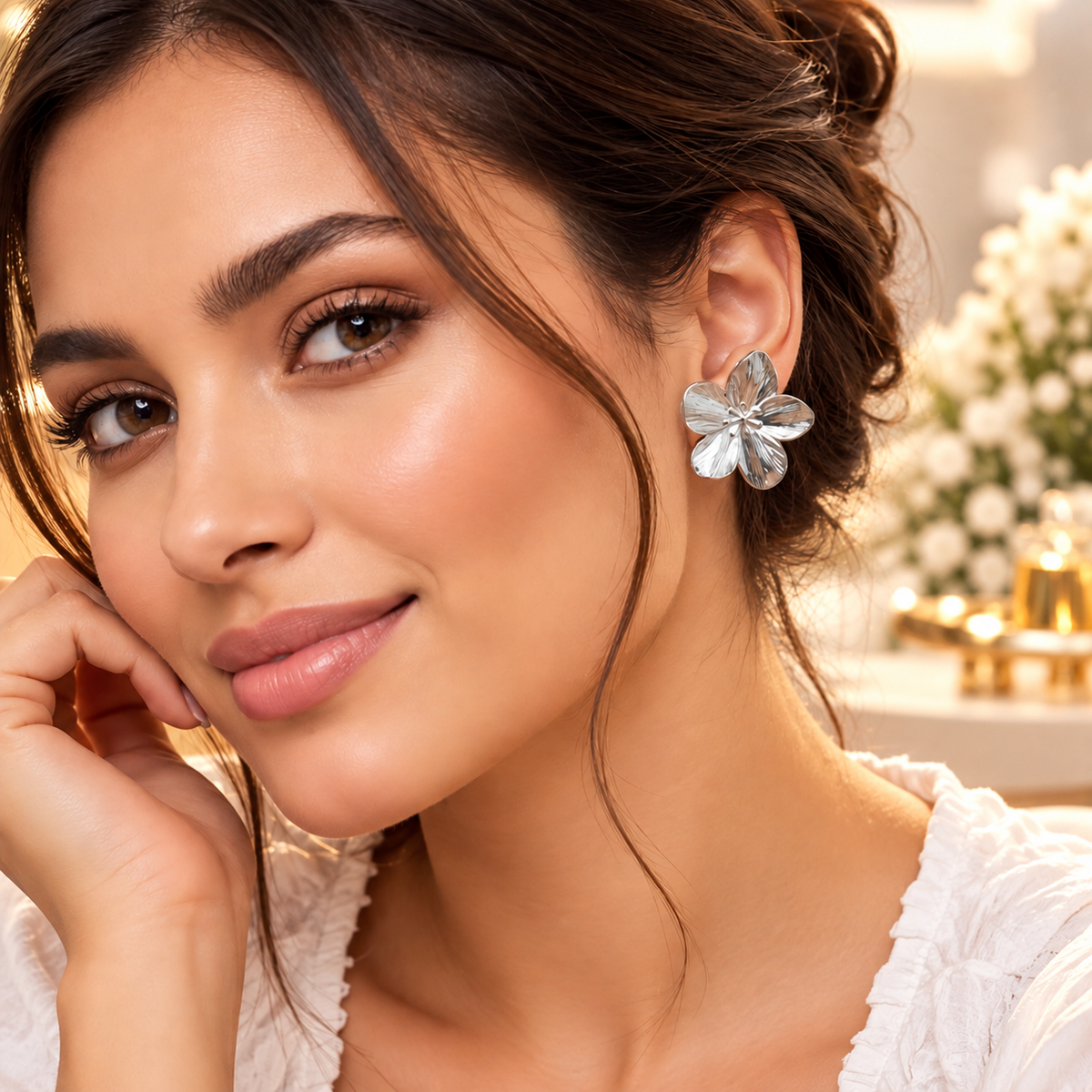 Boucle d'oreille femme légère et confortable motif fleur sculptée
