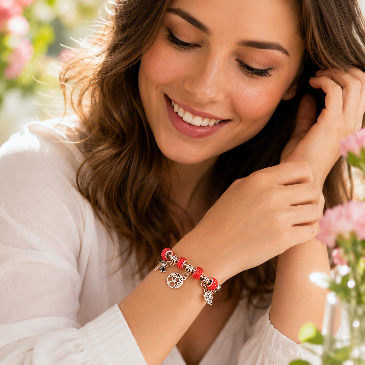 Bracelet porte-bonheur arbre de vie avec perles vertes et rouges