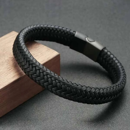 BraceletmagnetiqueencuirnoirPUidealpourunstylemasculinmoderneetunefermeturerapideauquotidien