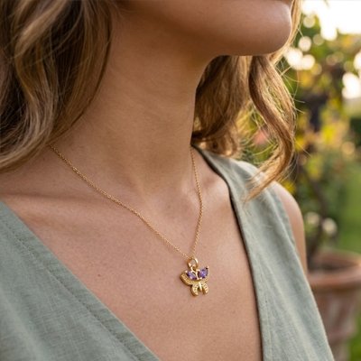 Modèle de pendentifs femme orné d'une améthyste violette