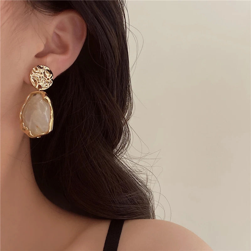 Piercing conch anneau moderne aux formes irrégulières