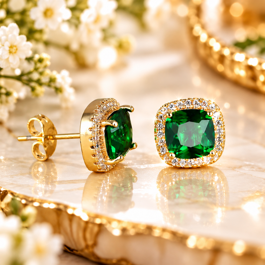 Piercing hélix vintage avec pierre carrée en zircon vert émeraude