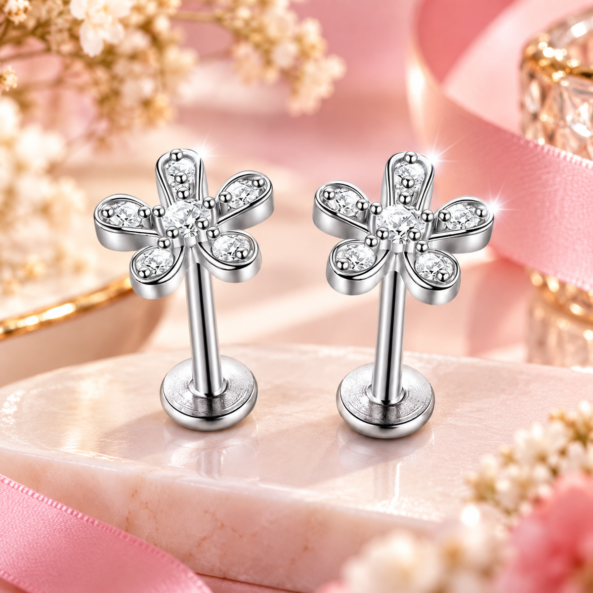 Piercing helix fleur brillant pour sublimer l’oreille
