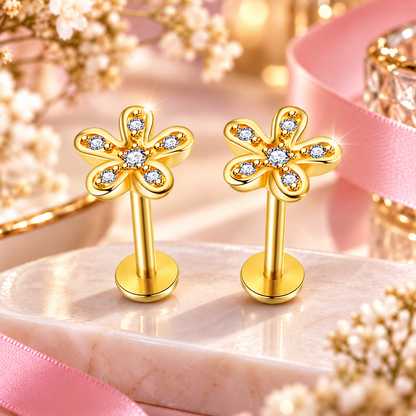 Piercing helix fleur féminin avec design floral raffiné