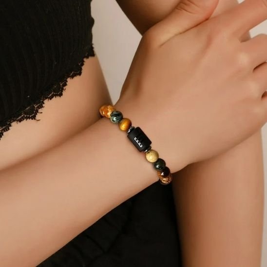 Bijou élastique avec perles de 8 mm polies pour un port confortable et brillant