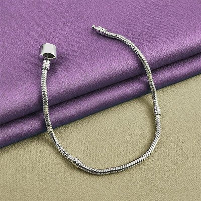 Bracelet argenté effet miroir, chic et raffiné pour femme