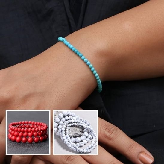  Bracelet élastique femme avec perles turquoise marbrées bleu ciel, blanc ou corail, confortable et ajustable pour un port quotidien.