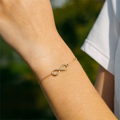  Bracelet minimaliste femme avec design infini, léger et confortable, cadeau idéal pour exprimer un amour éternel.