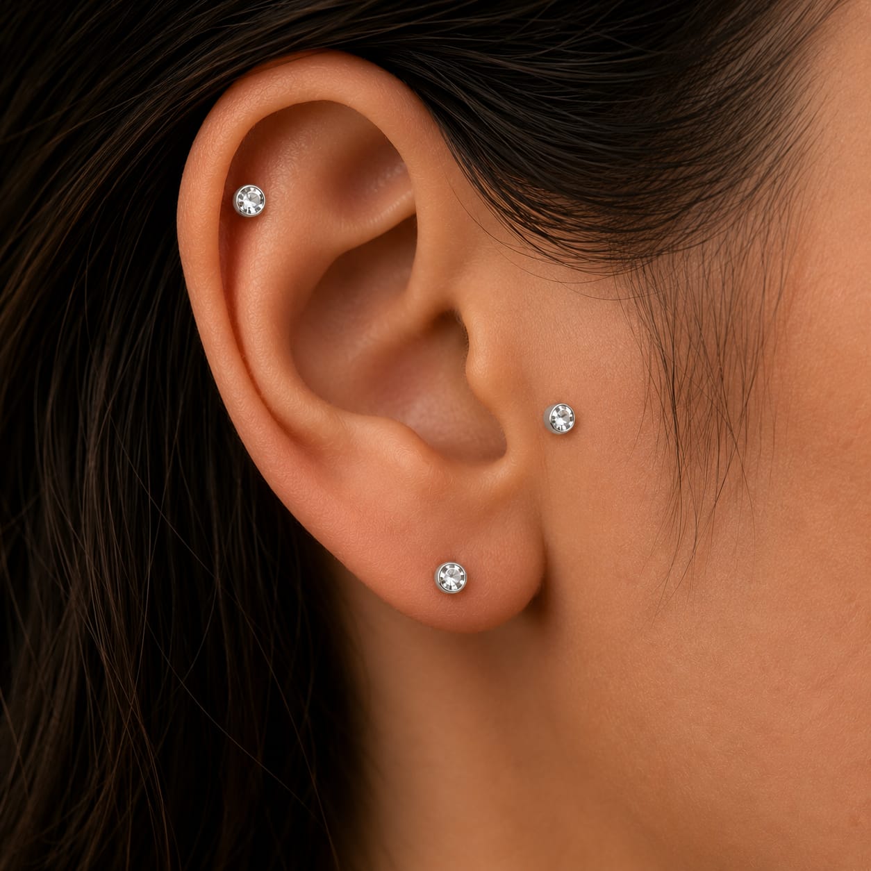 ot de 10 piercings d'oreilles et de corps en titane G23 hypoallergénique de différentes tailles (16g, 18g, 20g) ornés de brillants en oxyde de zirconium.